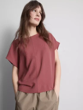 Camiseta holgada de cuello redondo con ventilación