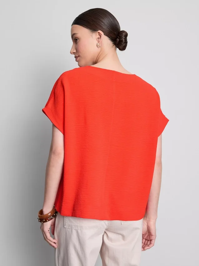 Camiseta holgada de cuello redondo con ventilación