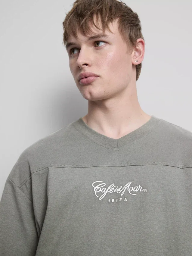Camiseta Ibiza con cuello en V