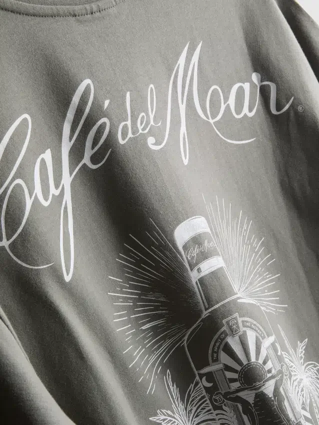 Camiseta Ibiza con cuello en V
