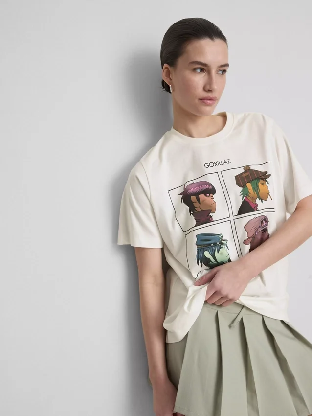 Camiseta musical holgada con diseño de Gorillaz