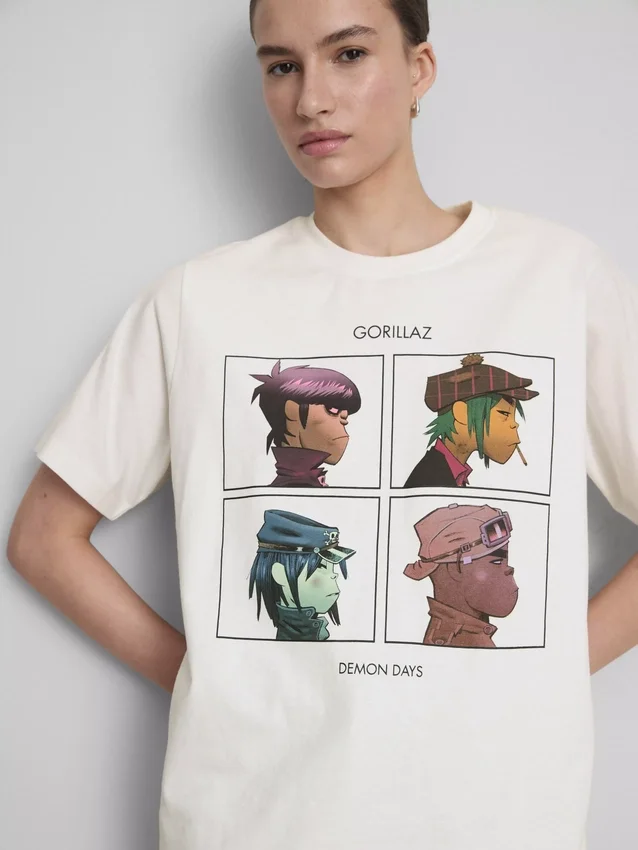 Camiseta musical holgada con diseño de Gorillaz