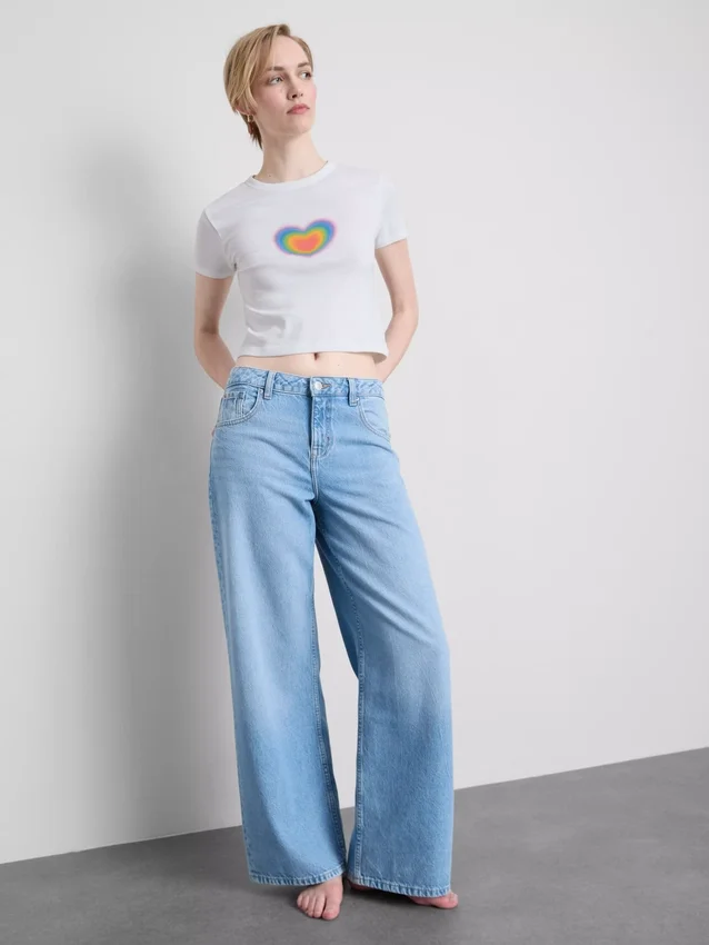 Camiseta para bebé «Pride Heart» con alto contenido de algodón