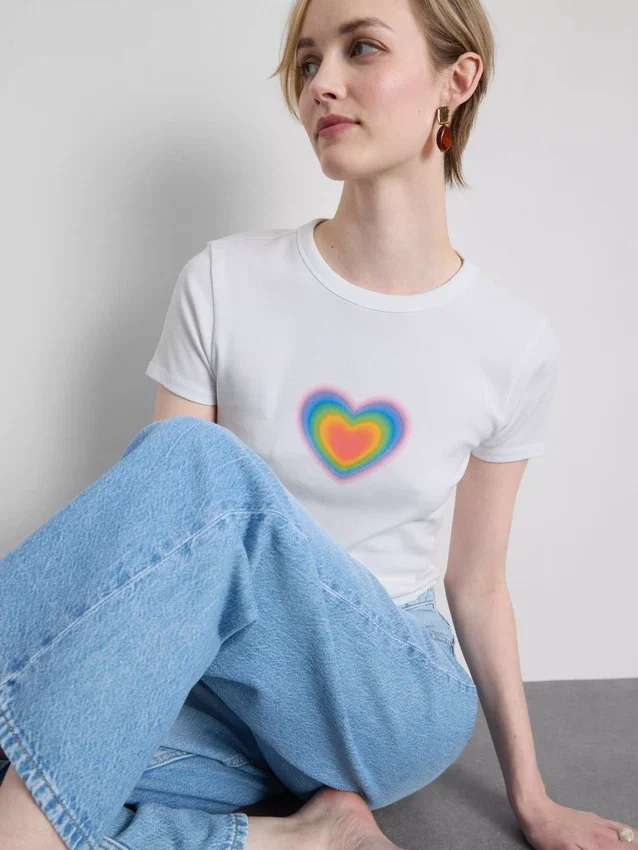 Camiseta para bebé «Pride Heart» con alto contenido de algodón