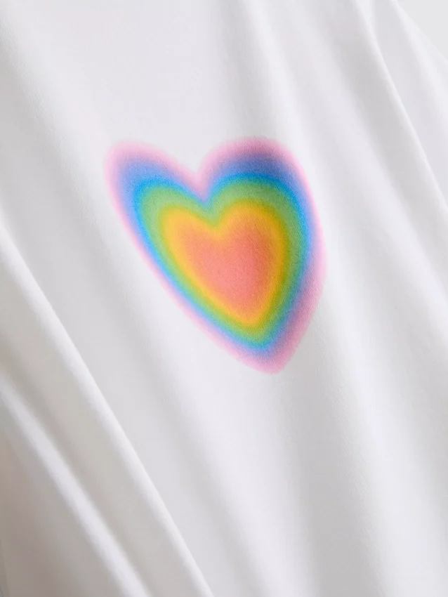 Camiseta para bebé «Pride Heart» con alto contenido de algodón