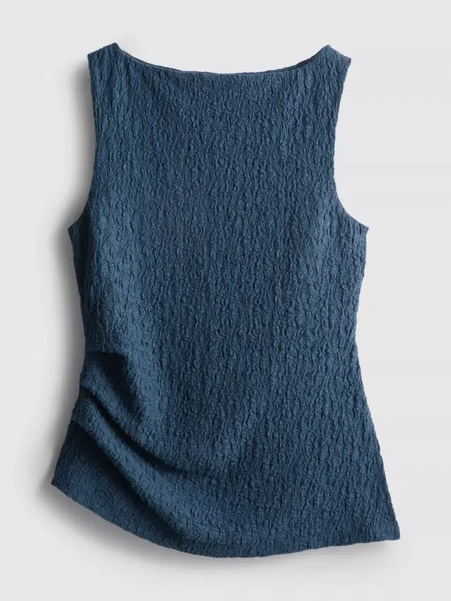 Camiseta sin mangas arrugada con fruncidos de Paula Echevarría