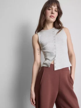 Camiseta sin mangas con botones, con alto contenido de algodón