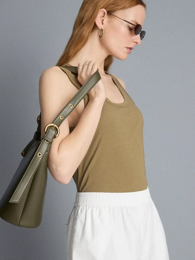 Camiseta sin mangas con cuello redondo y espalda nadadora