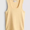 Camiseta sin mangas con cuello redondo y espalda nadadora
