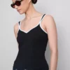 Camiseta sin mangas con escote corazón de alto contenido de algodón
