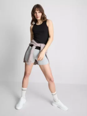 Camiseta sin mangas con espalda en forma de «U» y tejido acanalado, con alto contenido de algodón
