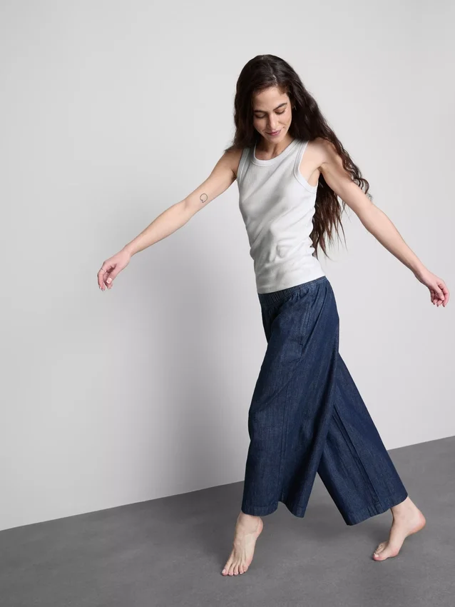 Camiseta sin mangas con espalda en forma de «U» y tejido acanalado, con alto contenido de algodón
