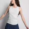 Camiseta sin mangas con espalda en forma de «U» y tejido acanalado, con alto contenido de algodón