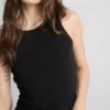 Camiseta sin mangas con espalda en forma de «U» y tejido acanalado, con alto contenido de algodón