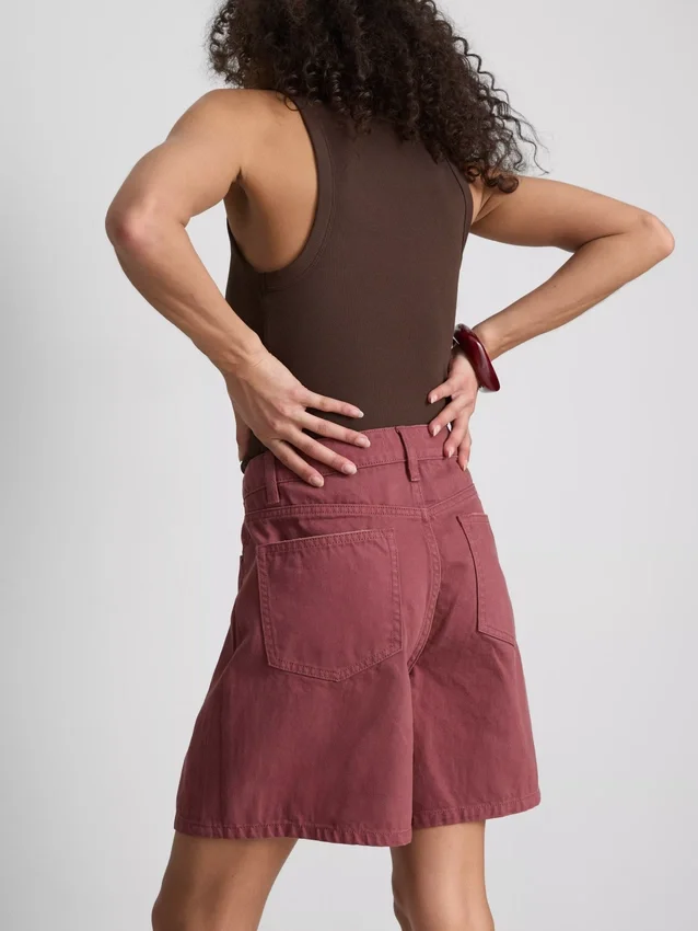 Camiseta sin mangas con espalda en forma de «U» y tejido acanalado con alto contenido de algodón