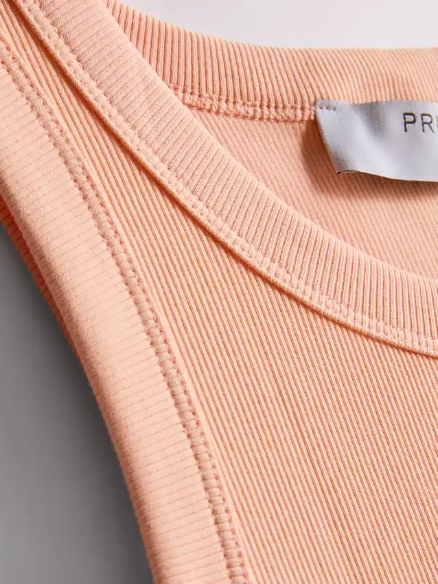 Camiseta sin mangas con espalda en forma de «U» y tejido acanalado con alto contenido de algodón