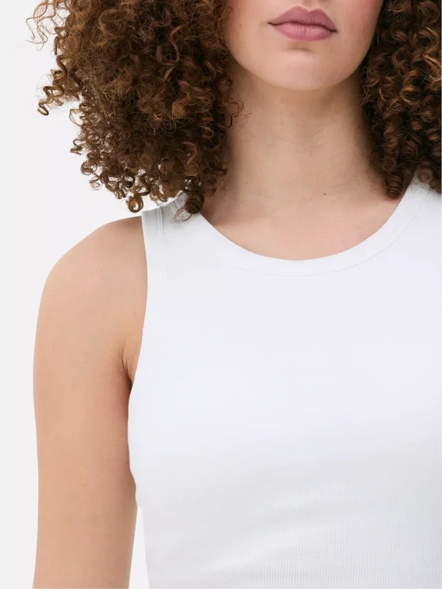 Camiseta sin mangas con espalda nadadora y canalé