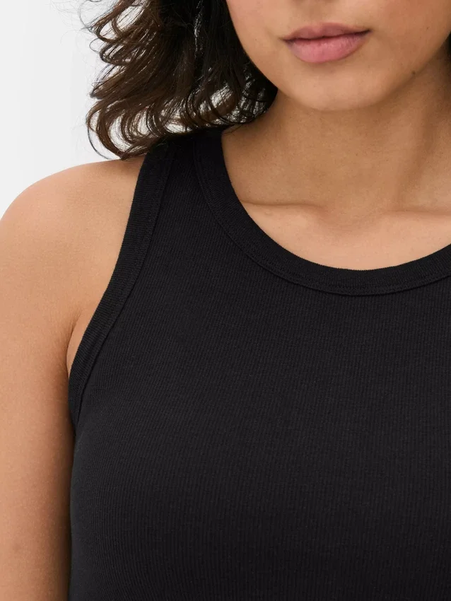 Camiseta sin mangas con espalda nadadora y canalé
