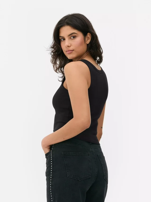 Camiseta sin mangas con espalda nadadora y canalé