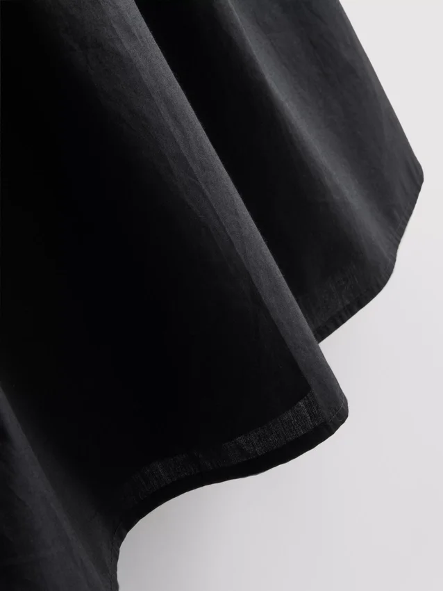 Camiseta sin mangas con inserto bordado