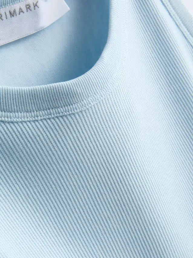 Camiseta sin mangas con sujetador incorporado de canalé