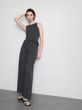 Camiseta sin mangas de algodón con espalda en forma de U