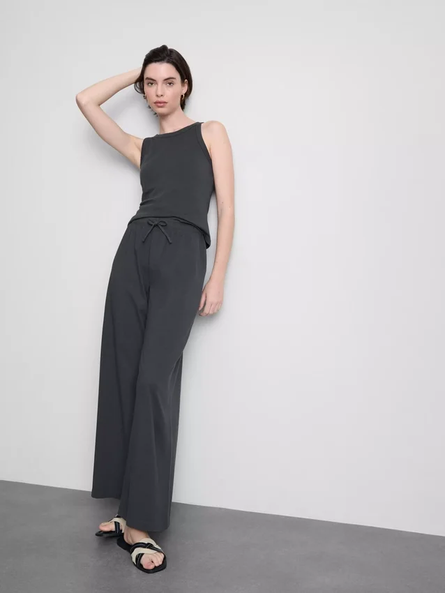 Camiseta sin mangas de algodón con espalda en forma de U