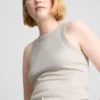 Camiseta sin mangas de algodón con espalda en forma de U