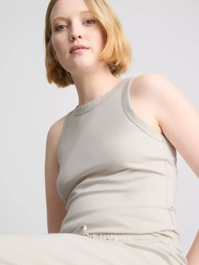 Camiseta sin mangas de algodón con espalda en forma de U