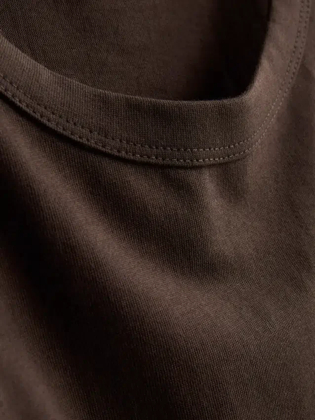 Camiseta sin mangas de algodón con espalda en forma de U