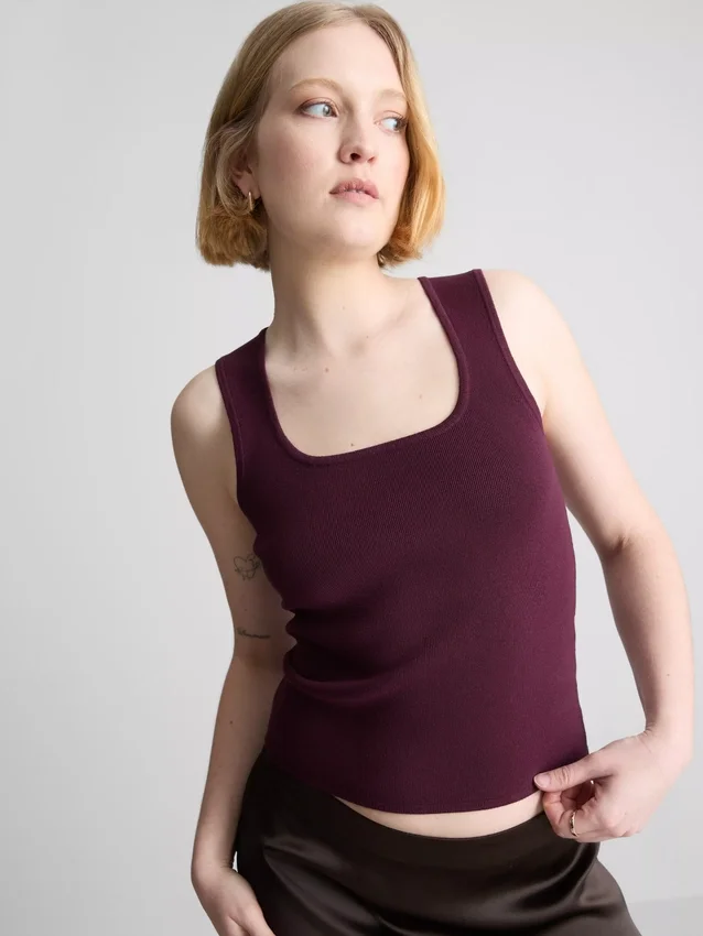Camiseta sin mangas de punto con cuello cuadrado