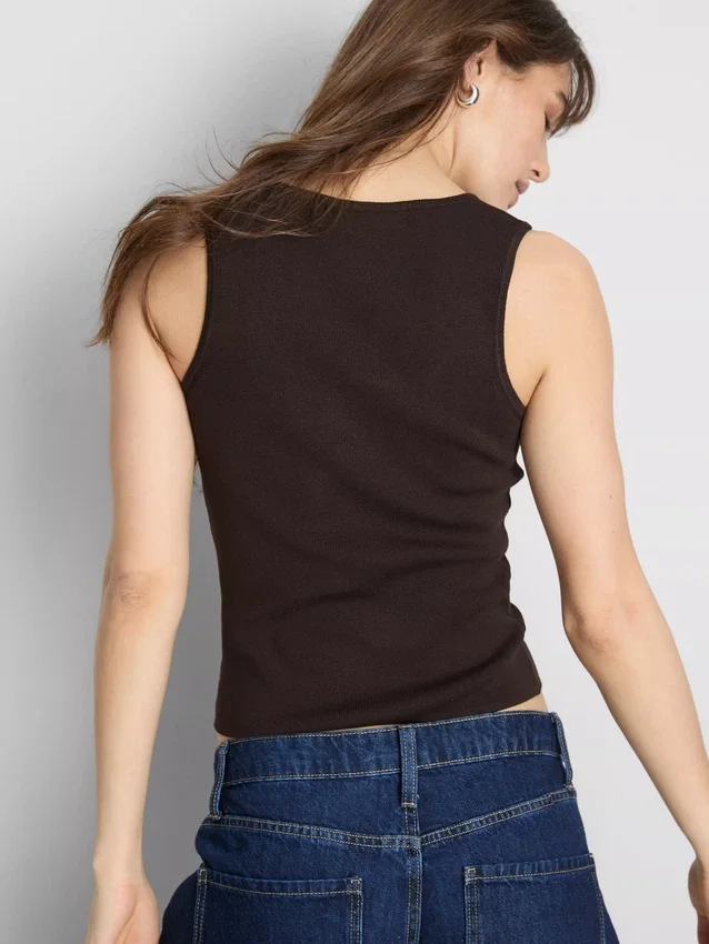 Camiseta sin mangas de punto con cuello cuadrado