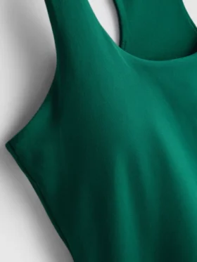 Camiseta sin mangas deportiva con cuello redondo