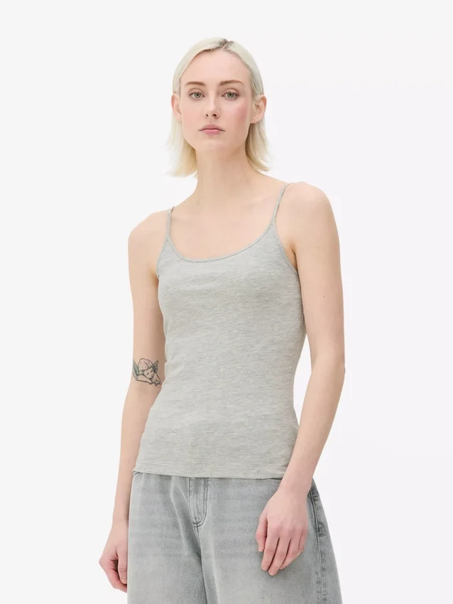 Camiseta sin mangas elástica básica