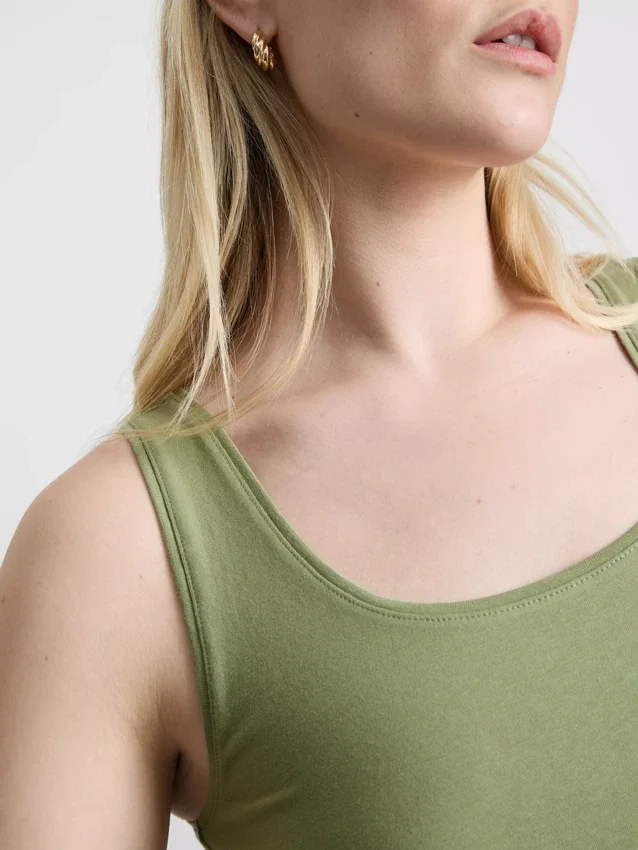 Camiseta sin mangas elástica con alto contenido de algodón
