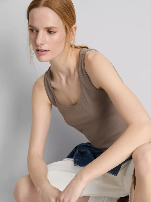Camiseta sin mangas elástica con alto contenido de algodón