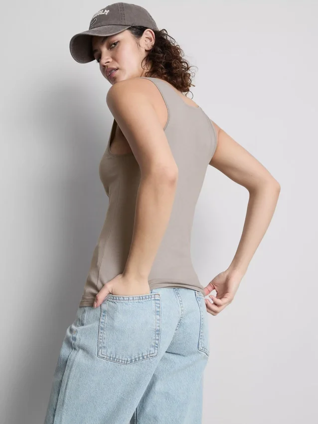 Camiseta sin mangas elástica con alto contenido de algodón