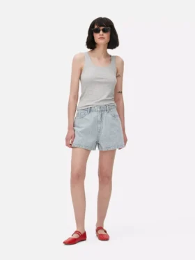 Camiseta sin mangas elástica con cuello redondo