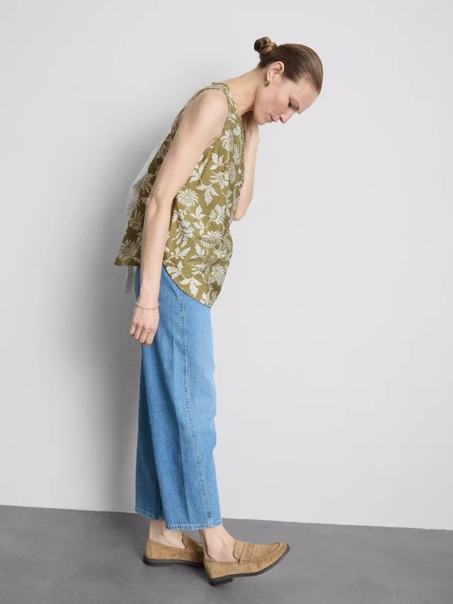 Camiseta sin mangas larga estampada