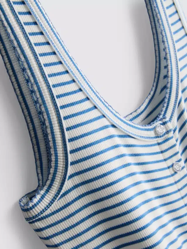 Camiseta tipo camisola de pijamas a rayas acanaladas «Love to Lounge»