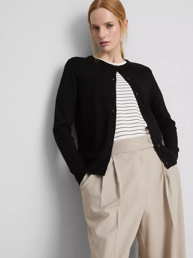 Cardigan básico de cuello redondo