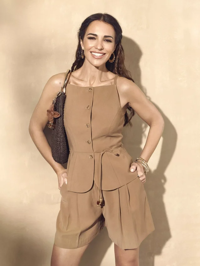 Chaleco con dobladillo tipo peplum de Paula Echevarría
