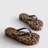 Chanclas con plataforma y estampado de leopardo