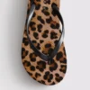 Chanclas con plataforma y estampado de leopardo