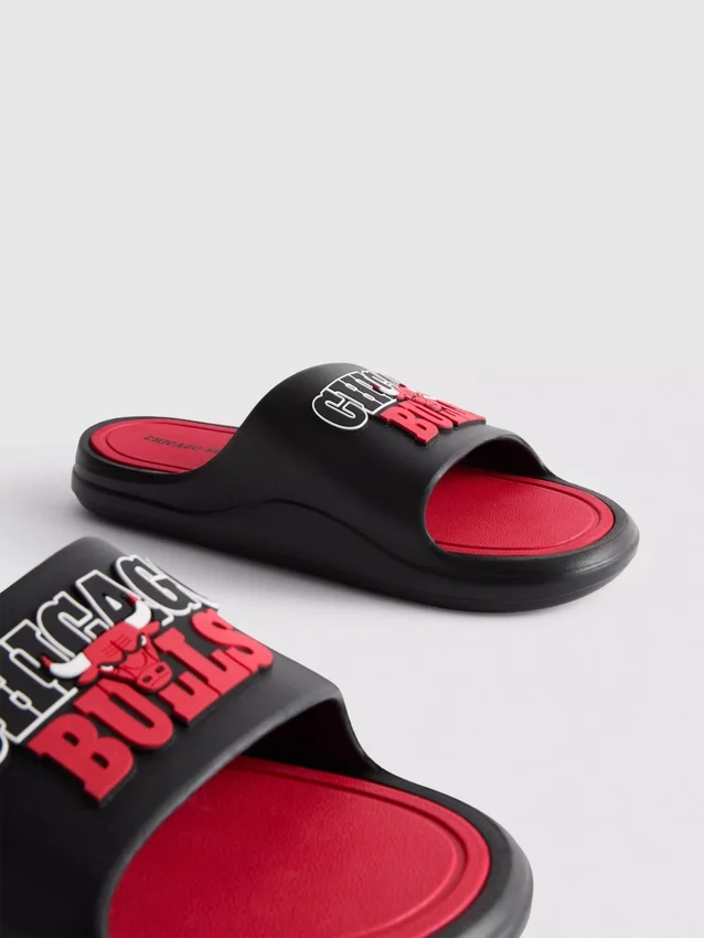 Chanclas de piscina de los Chicago Bulls de la NBA