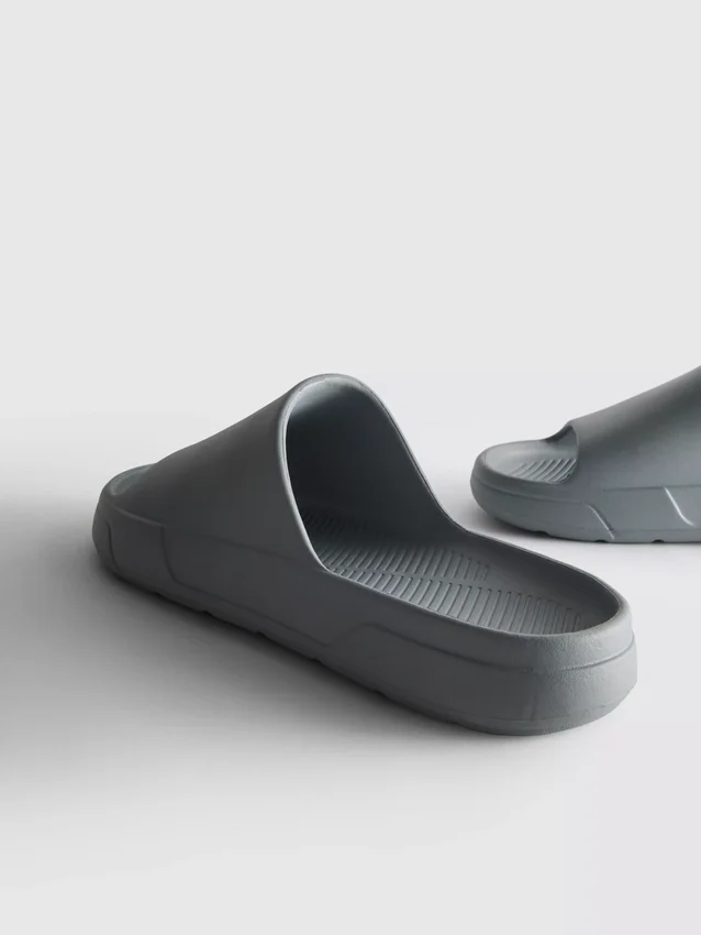 Chanclas de suela gruesa