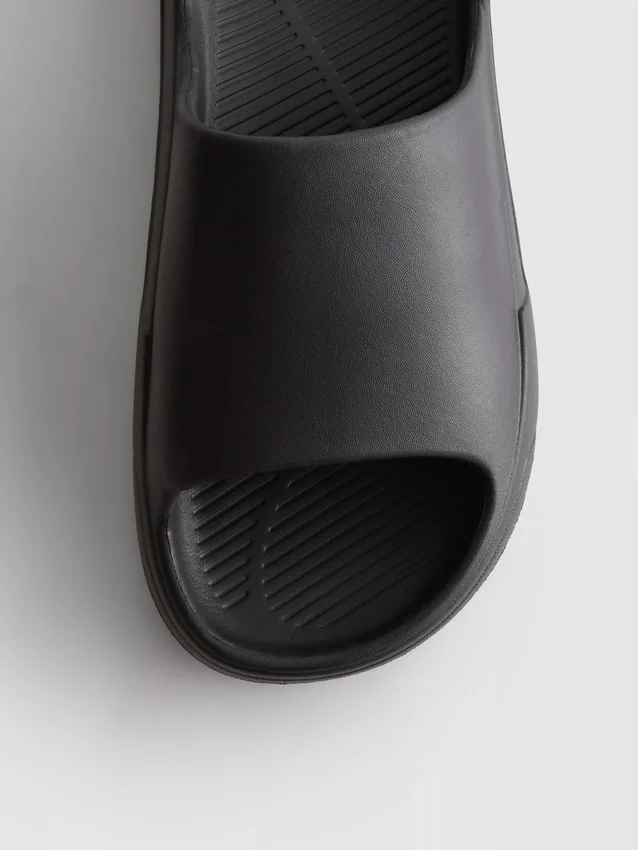Chanclas de suela gruesa
