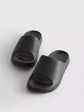 Chanclas moldeadas para piscina