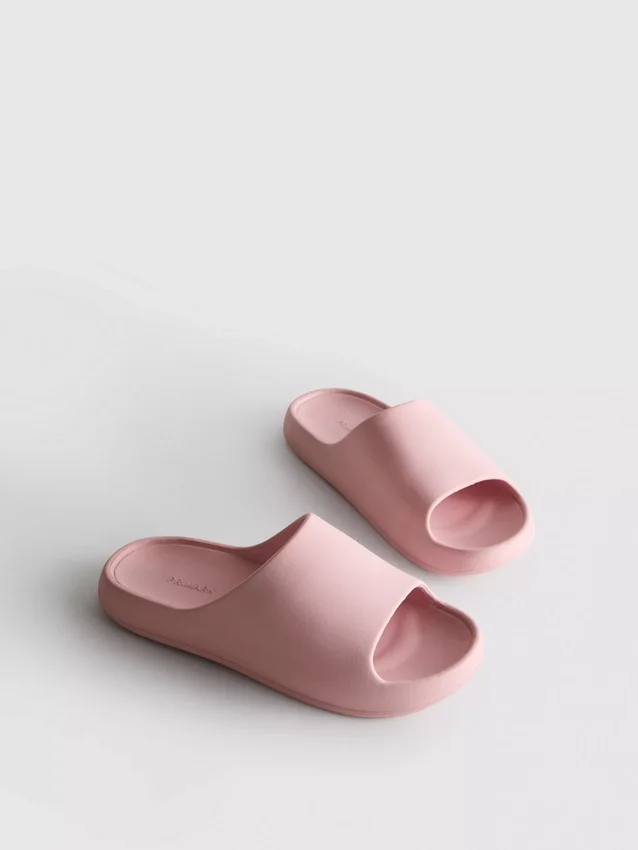 Chanclas moldeadas para piscina