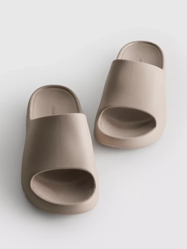 Chanclas moldeadas para piscina